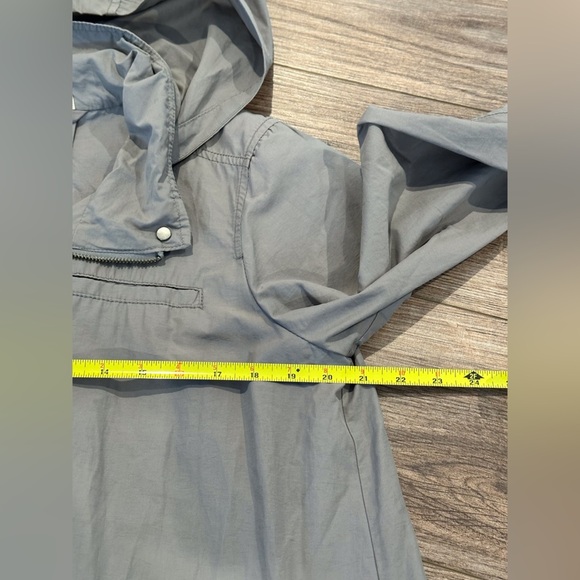 Eileen Fisher Hidden Hood Gray Rain Jacket Size Small - Picture 9 of 11